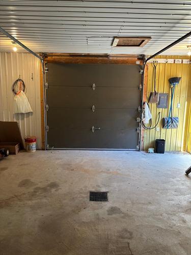 Garage - 193 Ch. Tawachiche E., Lac-Aux-Sables, QC - Indoor Photo Showing Garage