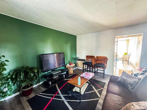 Living room - 981  - 983 Rue De Montcalm, Berthierville, QC - Indoor Photo Showing Living Room