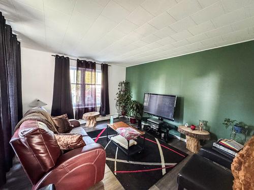 Living room - 981  - 983 Rue De Montcalm, Berthierville, QC - Indoor Photo Showing Living Room