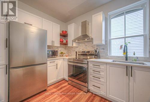 92 Adam Street, Cambridge, ON - Indoor Photo Showing Kitchen