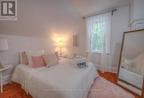 92 Adam Street, Cambridge, ON - Indoor Photo Showing Bedroom