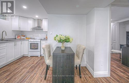 92 Adam Street, Cambridge, ON - Indoor Photo Showing Dining Room