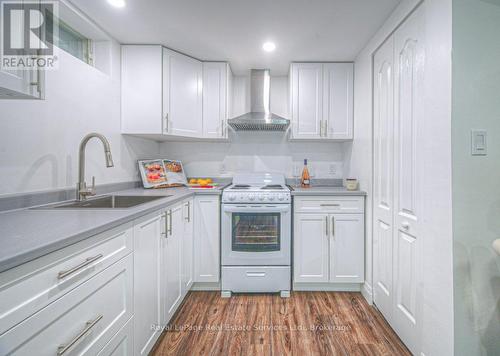 92 Adam Street, Cambridge, ON - Indoor Photo Showing Kitchen