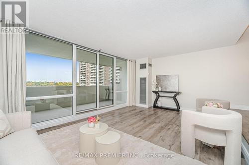 1105 - 260 Scarlett Road, Toronto, ON -  With Balcony With Exterior