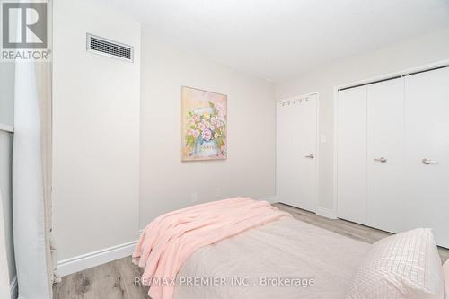 1105 - 260 Scarlett Road, Toronto, ON - Indoor Photo Showing Bedroom