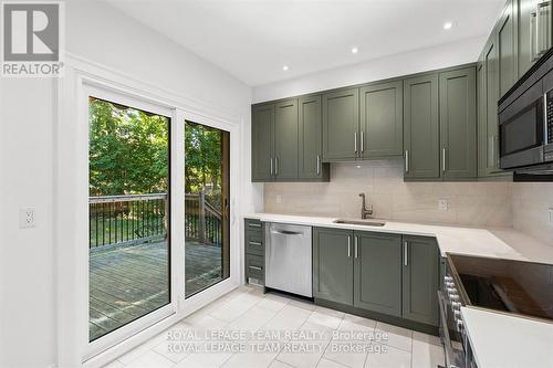 131 Acacia Avenue, Ottawa, ON - Indoor Photo Showing Kitchen
