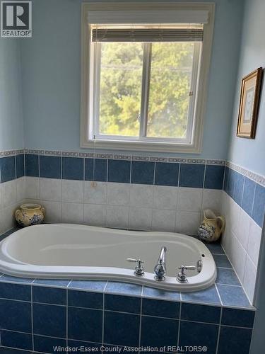 2015 Randolph, Windsor, ON - Indoor Photo Showing Bathroom