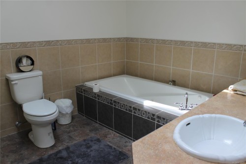 6160 Lakeview Dr, Duncan, BC 