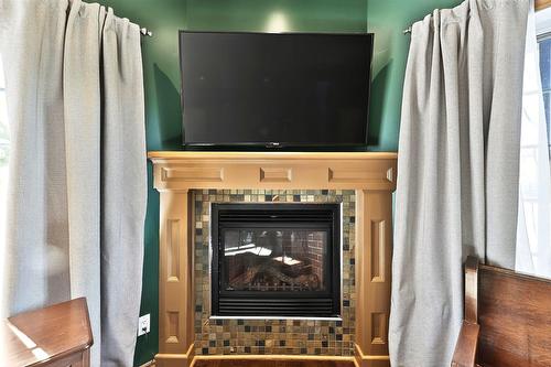 Family room - 1049 Rue Des Chevaliers, Prévost, QC - Indoor With Fireplace