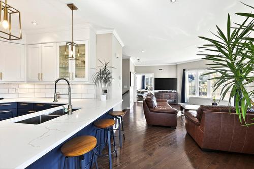 Kitchen - 1049 Rue Des Chevaliers, Prévost, QC - Indoor Photo Showing Kitchen With Double Sink With Upgraded Kitchen