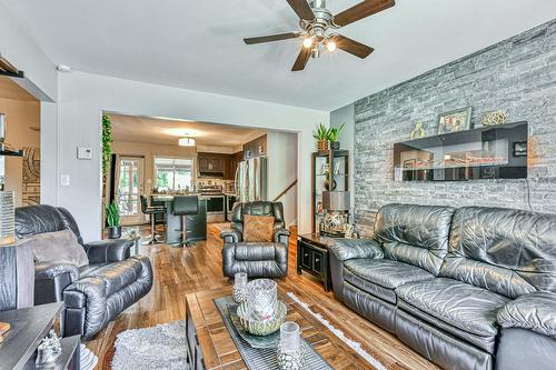Living room - 552  - 556 Rue Chapleau, Saint-Jérôme, QC - Indoor Photo Showing Living Room