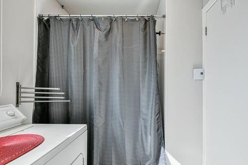 Bathroom - 552  - 556 Rue Chapleau, Saint-Jérôme, QC - Indoor Photo Showing Other Room