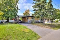 118 43e Avenue  Saint-Eustache, QC J7P 3E4