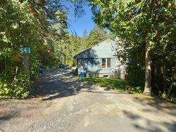 541 Rue Morin  Sainte-Adèle, QC J8B 2P8