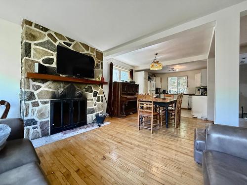 Vue d'ensemble - 541 Rue Morin, Sainte-Adèle, QC - Indoor Photo Showing Living Room With Fireplace