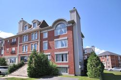 8982 Crois. du Louvre  Brossard, QC J4Y 0A2