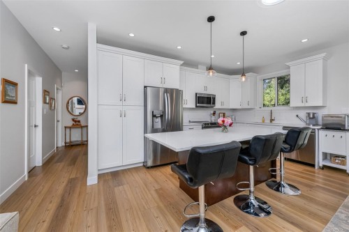 129 Edgewood Dr, Lake Cowichan, BC 