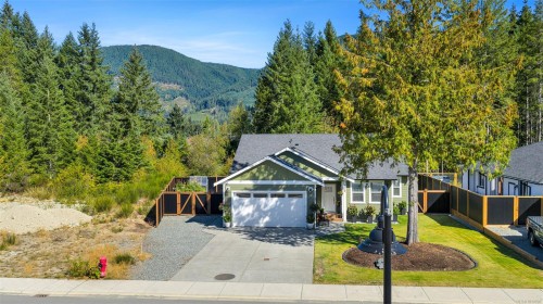 129 Edgewood Dr, Lake Cowichan, BC 