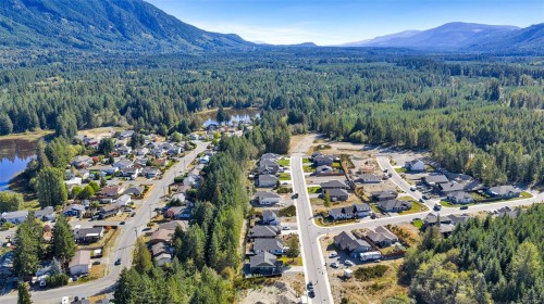 129 Edgewood Dr, Lake Cowichan, BC 