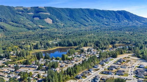 129 Edgewood Dr, Lake Cowichan, BC 