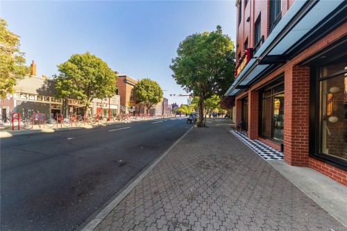 411-595 Pandora Ave, Victoria, BC - Outdoor