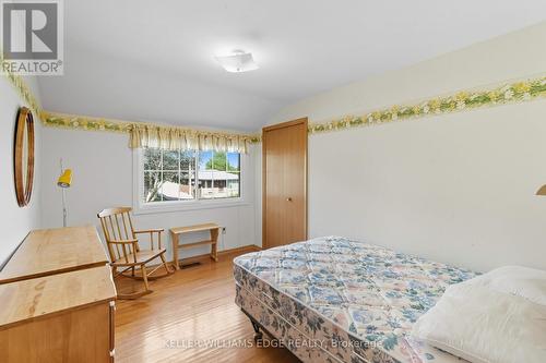33 Goldfinch Road, Hamilton, ON - Indoor Photo Showing Bedroom