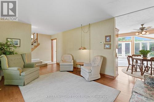 33 Goldfinch Road, Hamilton, ON - Indoor Photo Showing Living Room