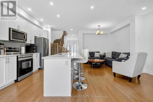 337 Ibanez Walk, Ottawa, ON - Indoor Photo Showing Kitchen