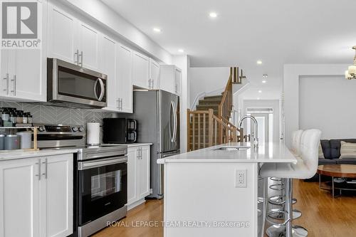 337 Ibanez Walk, Ottawa, ON - Indoor Photo Showing Kitchen