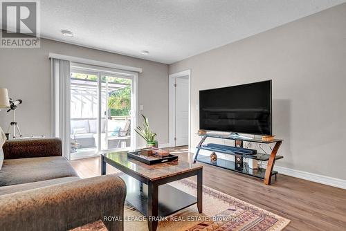 398 Olive Avenue, Oshawa (Central), ON - Indoor Photo Showing Living Room