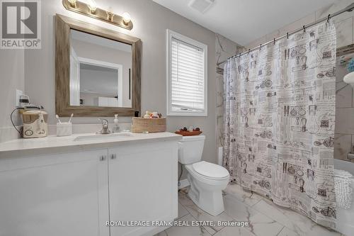 398 Olive Avenue, Oshawa (Central), ON - Indoor Photo Showing Bathroom