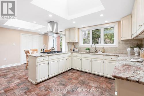 27 Cedar Crescent, Kawartha Lakes (Manvers), ON - Indoor Photo Showing Kitchen With Upgraded Kitchen