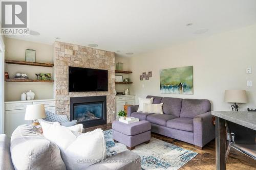 159 Indian Circle, Blue Mountains, ON - Indoor Photo Showing Living Room With Fireplace