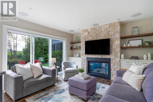 159 Indian Circle, Blue Mountains, ON - Indoor Photo Showing Living Room With Fireplace