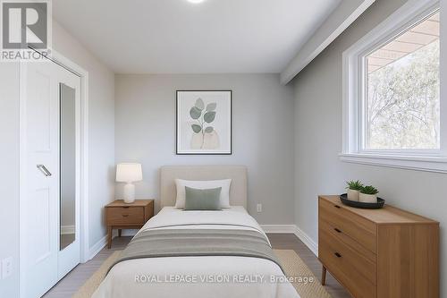 27 Westcroft Drive, Toronto, ON - Indoor Photo Showing Bedroom