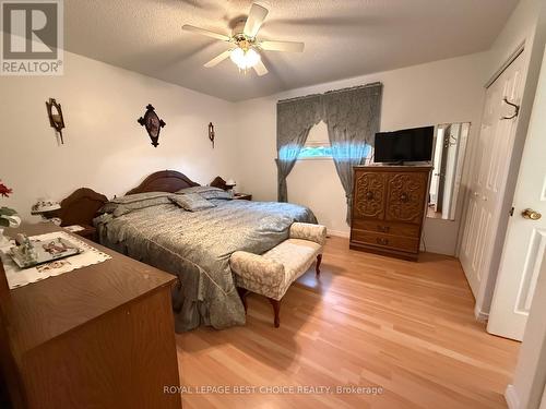 429 Mc Kelvie Street, Temiskaming Shores (New Liskeard), ON - Indoor Photo Showing Bedroom