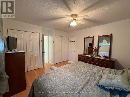 429 Mc Kelvie Street, Temiskaming Shores (New Liskeard), ON - Indoor Photo Showing Bedroom