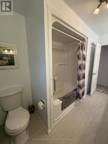 429 Mc Kelvie Street, Temiskaming Shores (New Liskeard), ON - Indoor Photo Showing Bathroom