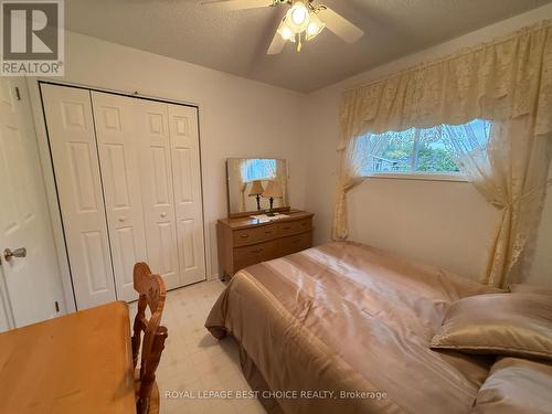 429 Mc Kelvie Street, Temiskaming Shores (New Liskeard), ON - Indoor Photo Showing Bedroom