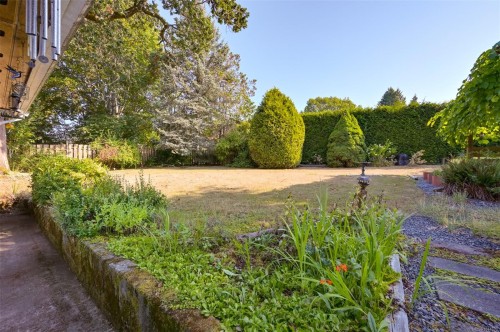 5847 Sycamore St, Duncan, BC 