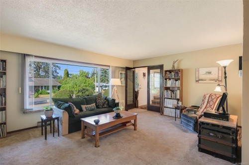 5847 Sycamore St, Duncan, BC 