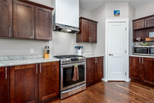 4754 Headquarters Rd, Courtenay, BC 