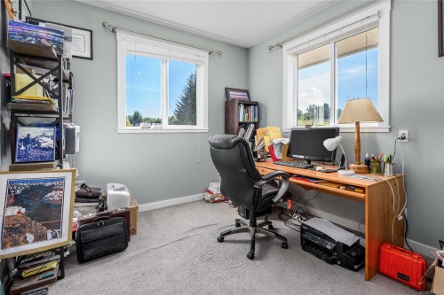 4754 Headquarters Rd, Courtenay, BC 