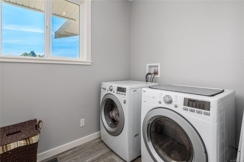 4754 Headquarters Rd, Courtenay, BC 