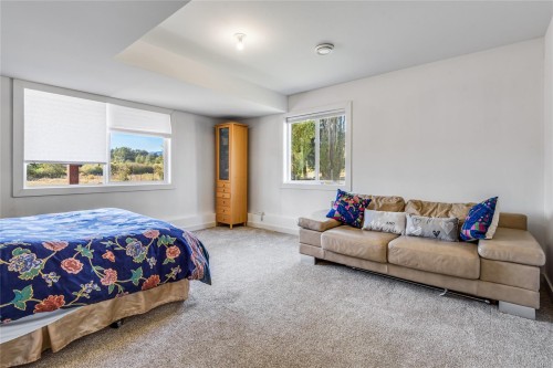 4754 Headquarters Rd, Courtenay, BC 