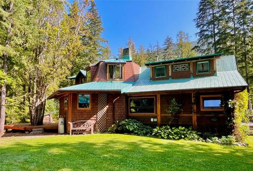 785 Beech Road  Nakusp, BC V0G 1R1