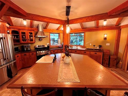 785 Beech Road, Nakusp, BC - Indoor