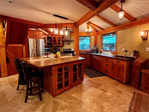 785 Beech Road, Nakusp, BC - Indoor