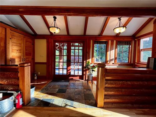 785 Beech Road, Nakusp, BC - Indoor Photo Showing Other Room