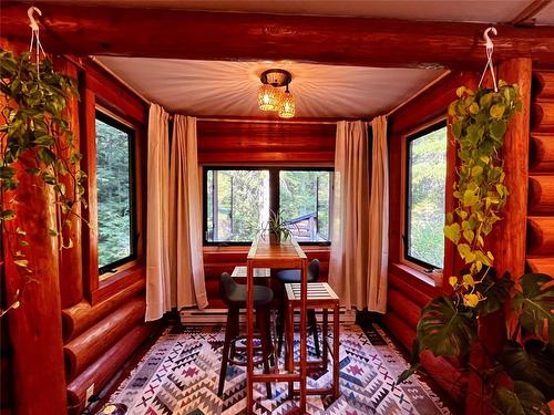 785 Beech Road, Nakusp, BC - Indoor Photo Showing Dining Room